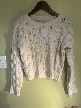 SO Cream Open-Knit Crewneck Sweater